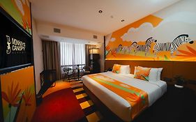 Monkeys Canopy Resort