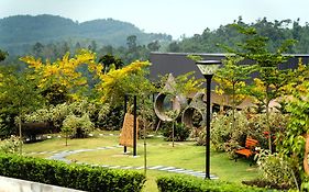 Monkeys Canopy Resort